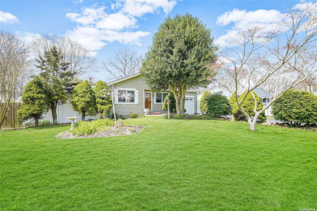 1115 William Floyd Parkway - Photo 1
