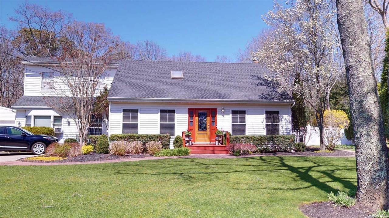 61 Wading River Rd Road - Photo 1