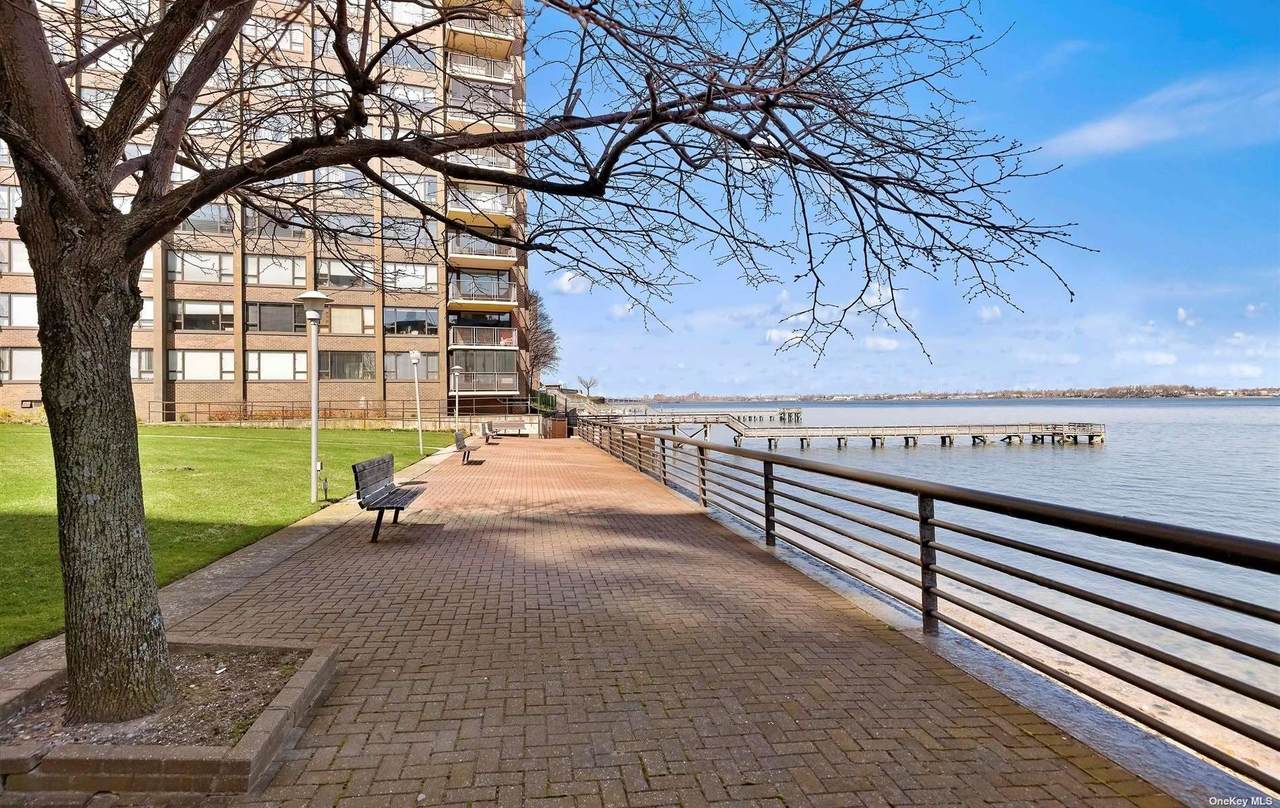 166-25 Powell's Cove Boulevard - Photo 1