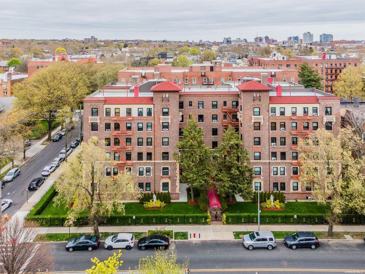 8511 Lefferts Blvd - Photo 1