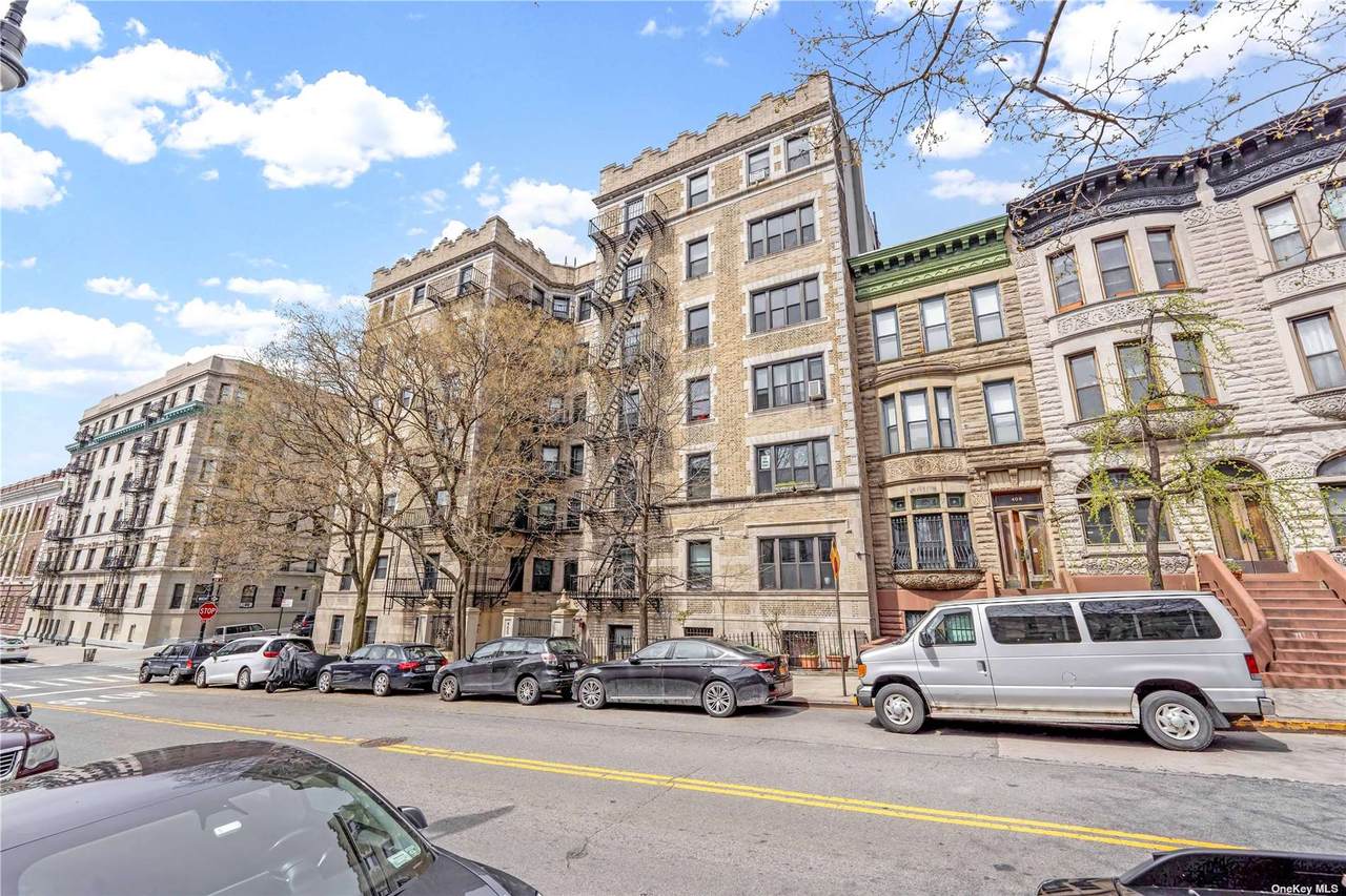 400 Convent Avenue - Photo 1