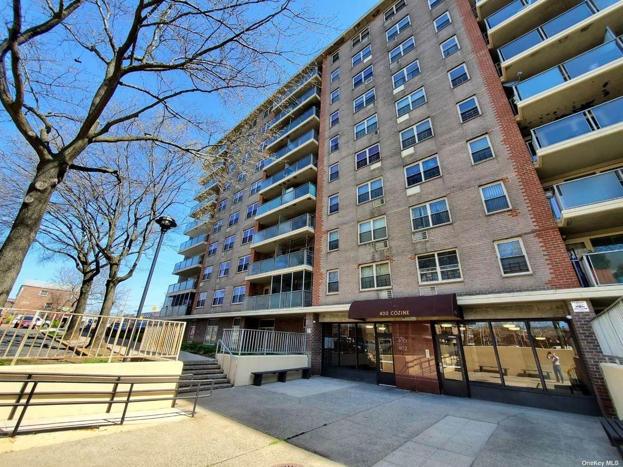 400 Cozine Avenue - Photo 1
