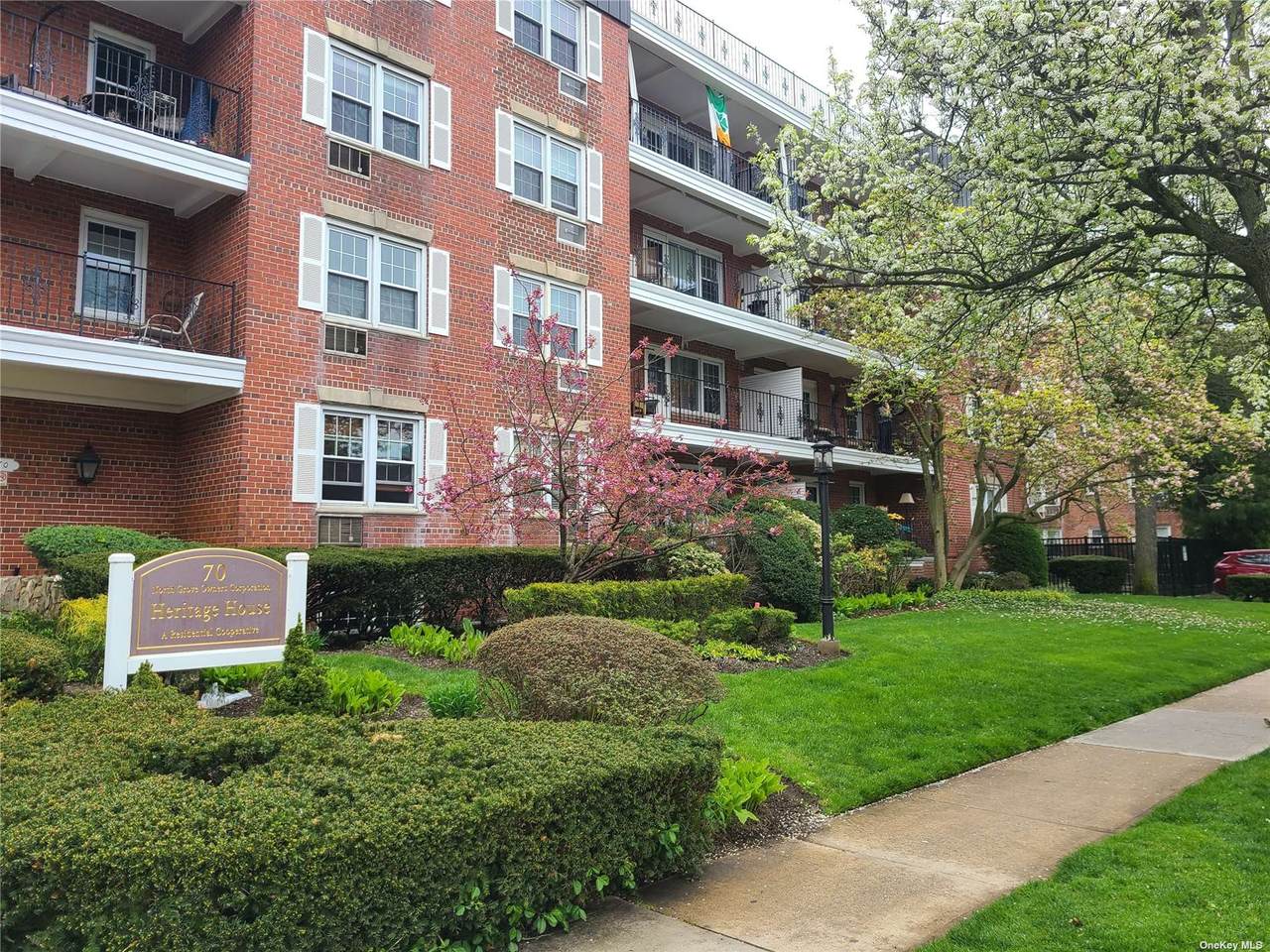70 N Grove St - Photo 1