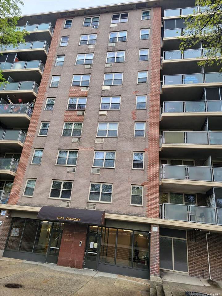 1065 Vermont Street - Photo 1