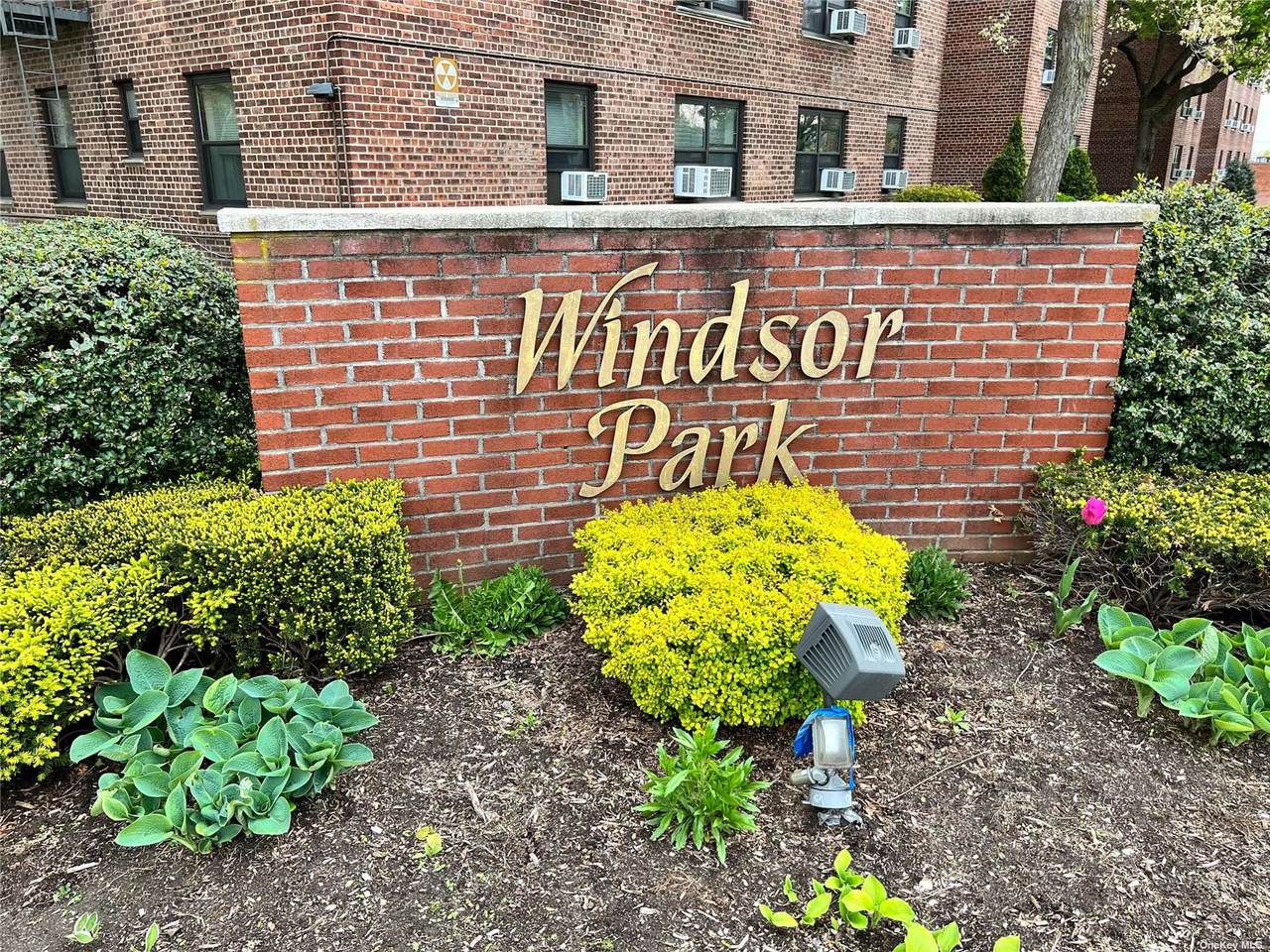 212-04 75 Ave - Photo 1