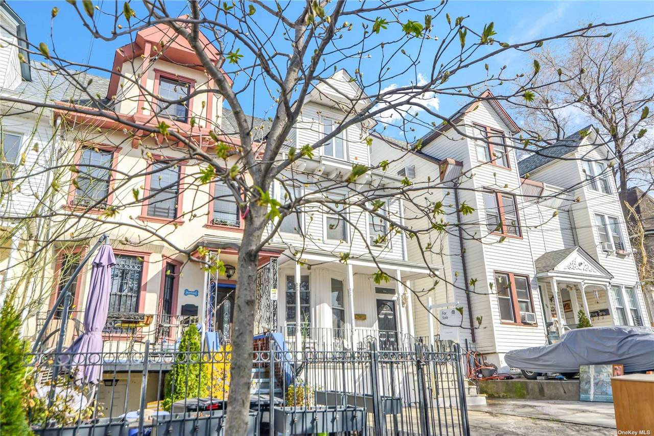 26-13 9th Street - Photo 1