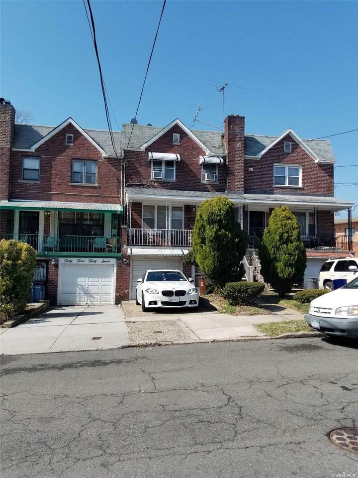 3339 Pearsall Avenue - Photo 1