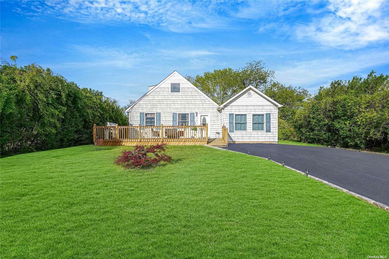 9 Wendy Lane - Photo 1