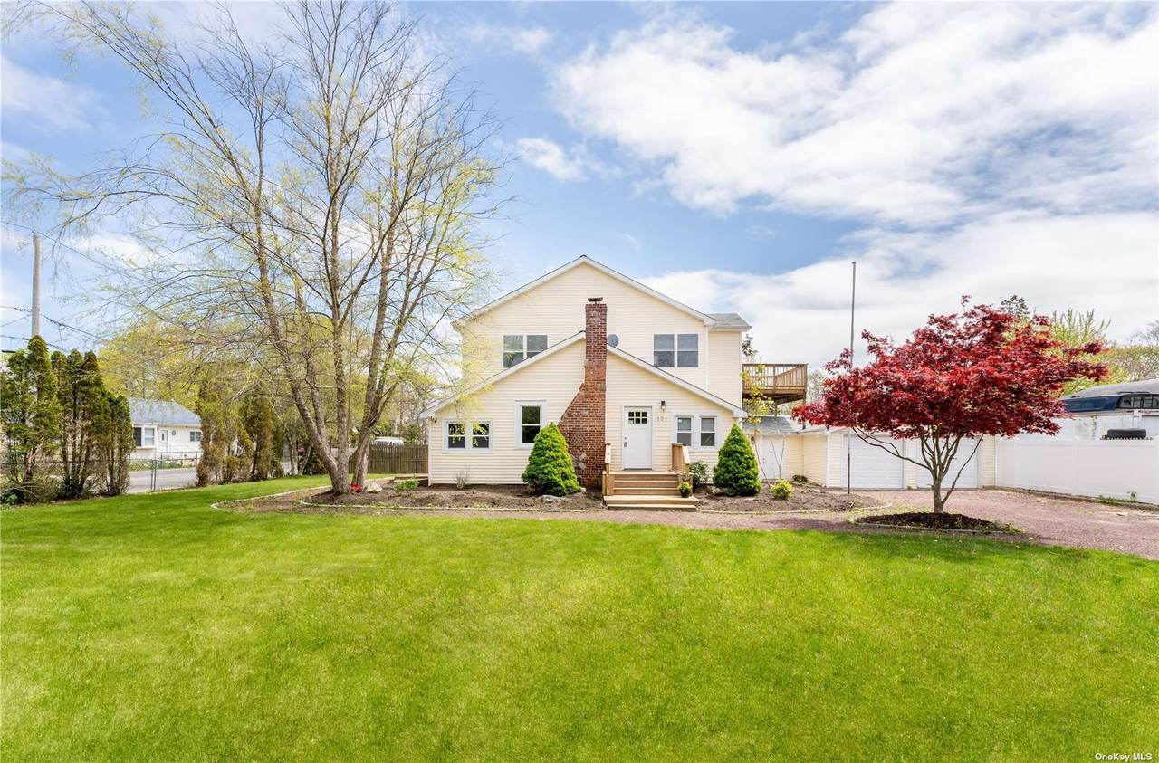 121 Huntington Drive - Photo 1