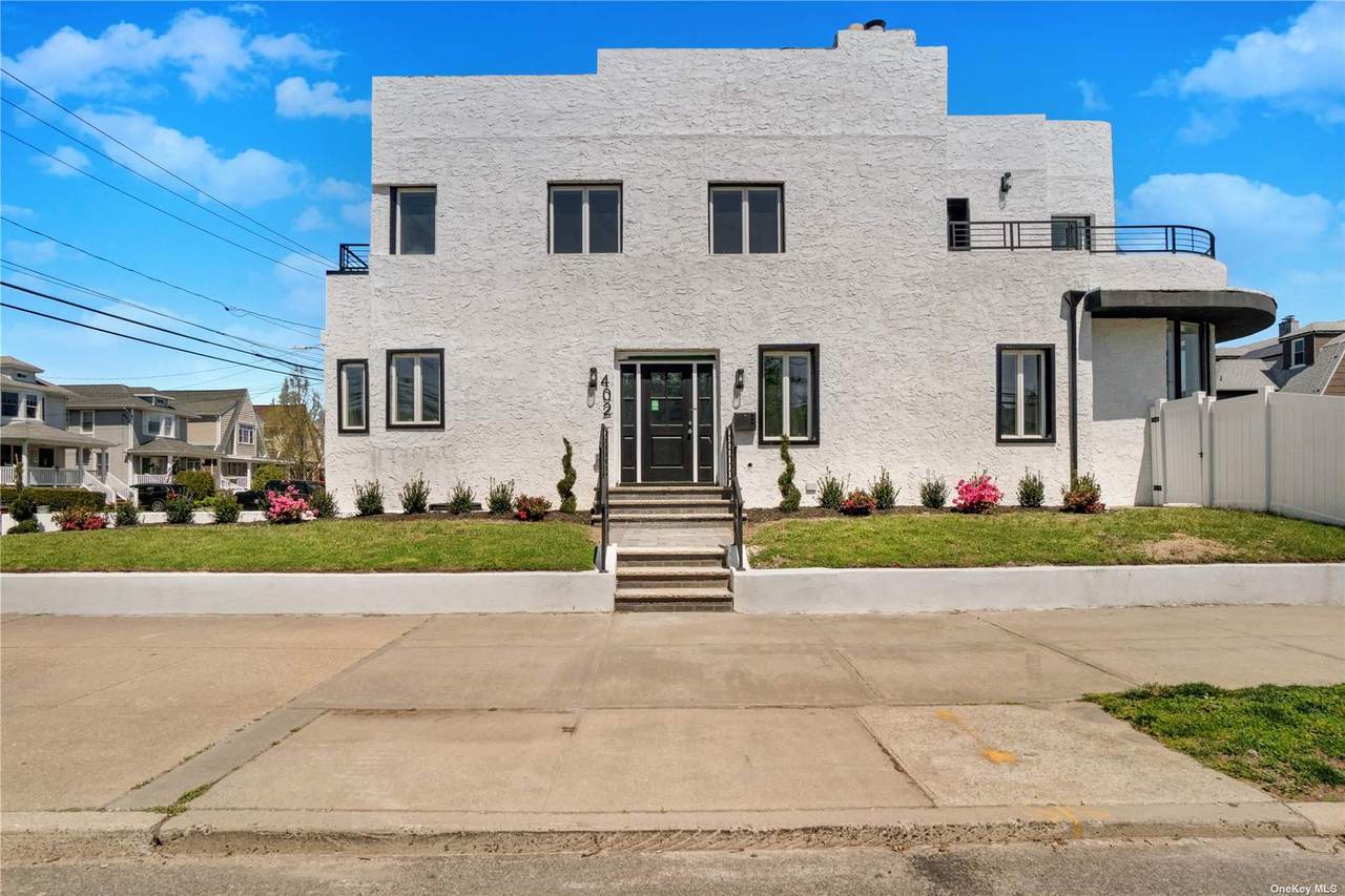 402 Beach 134 St - Photo 1