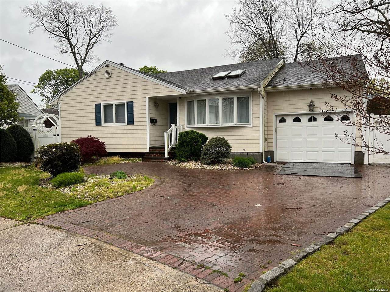 1820 Aetna Place - Photo 1