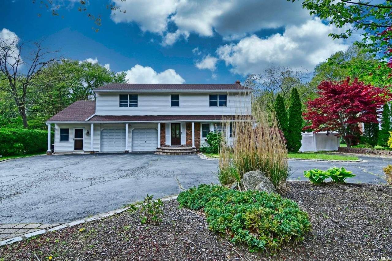 157 Parkway Drive - Photo 1