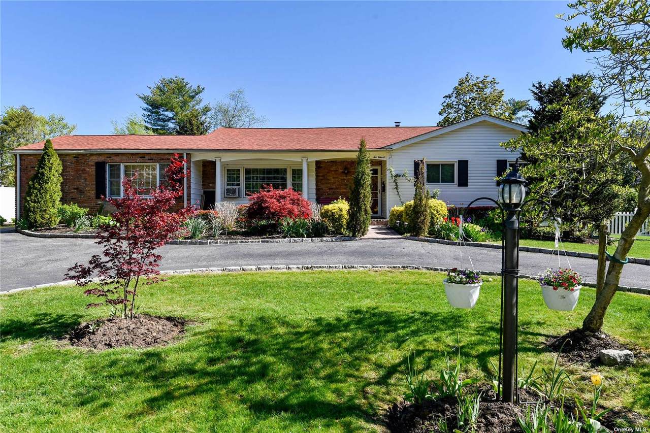 211 Syosset Woodbury Road - Photo 1