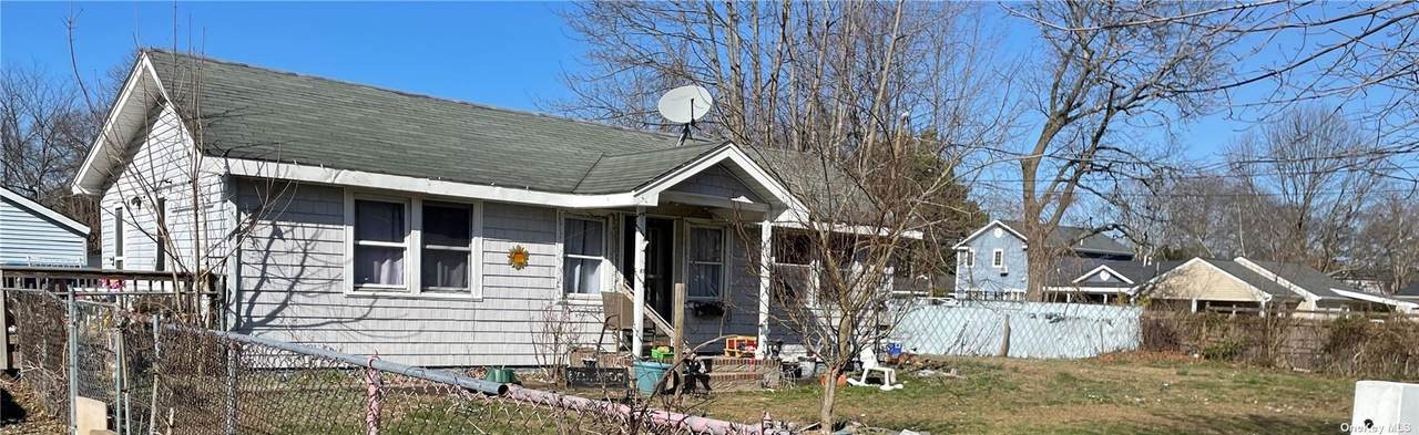 85 Bourne Boulevard - Photo 1