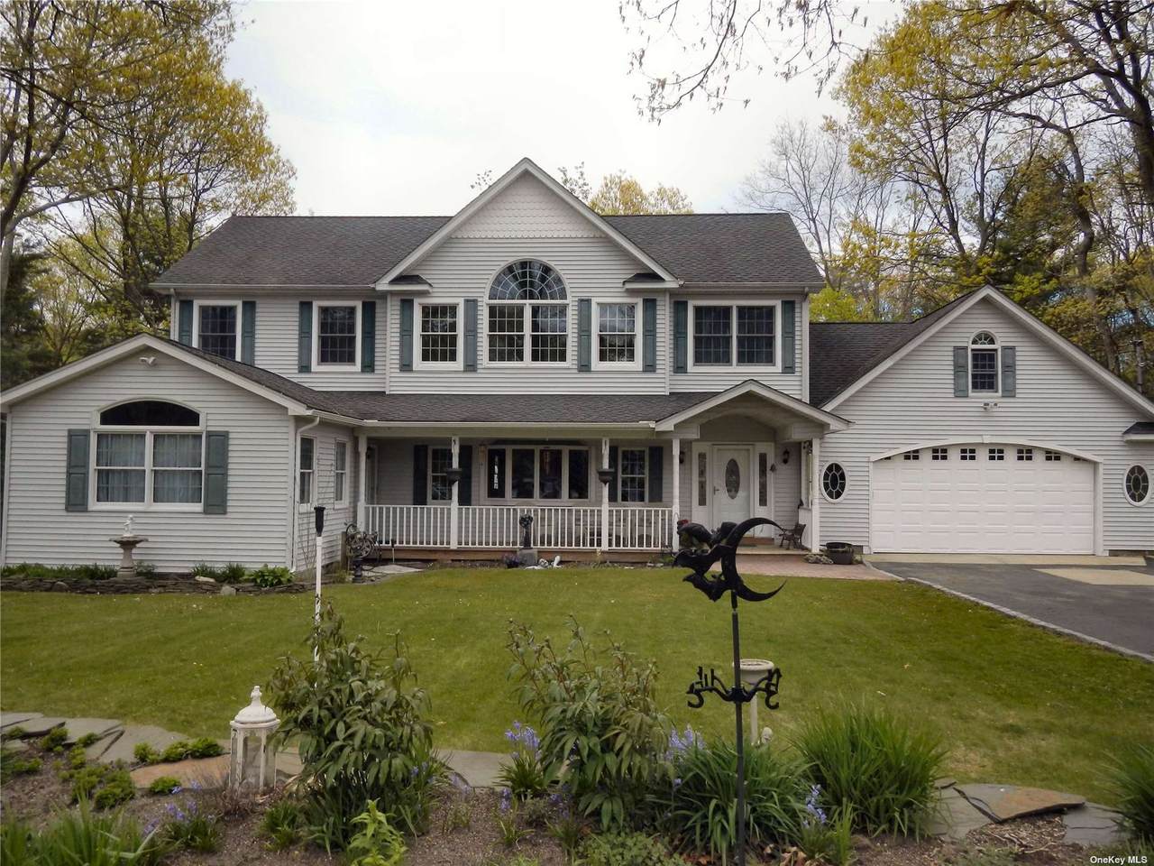 1056 Cassel Avenue - Photo 1