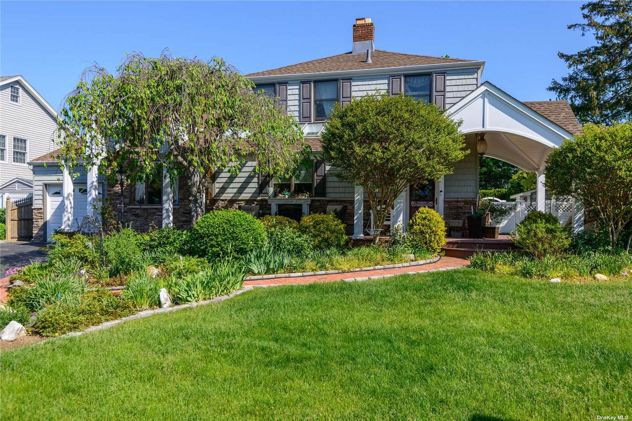 201 Harvard Street - Photo 1