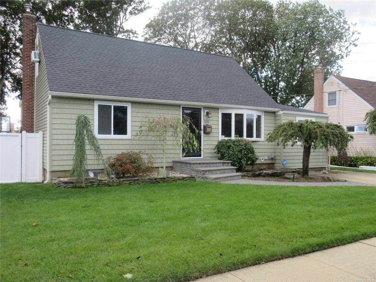 200 Manhattan Avenue - Photo 1