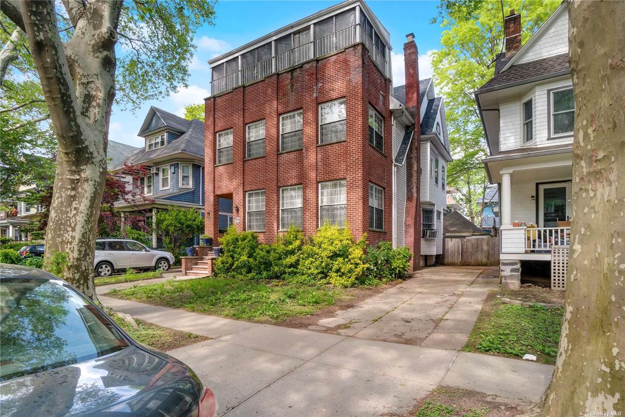 511 Argyle Rd - Photo 1
