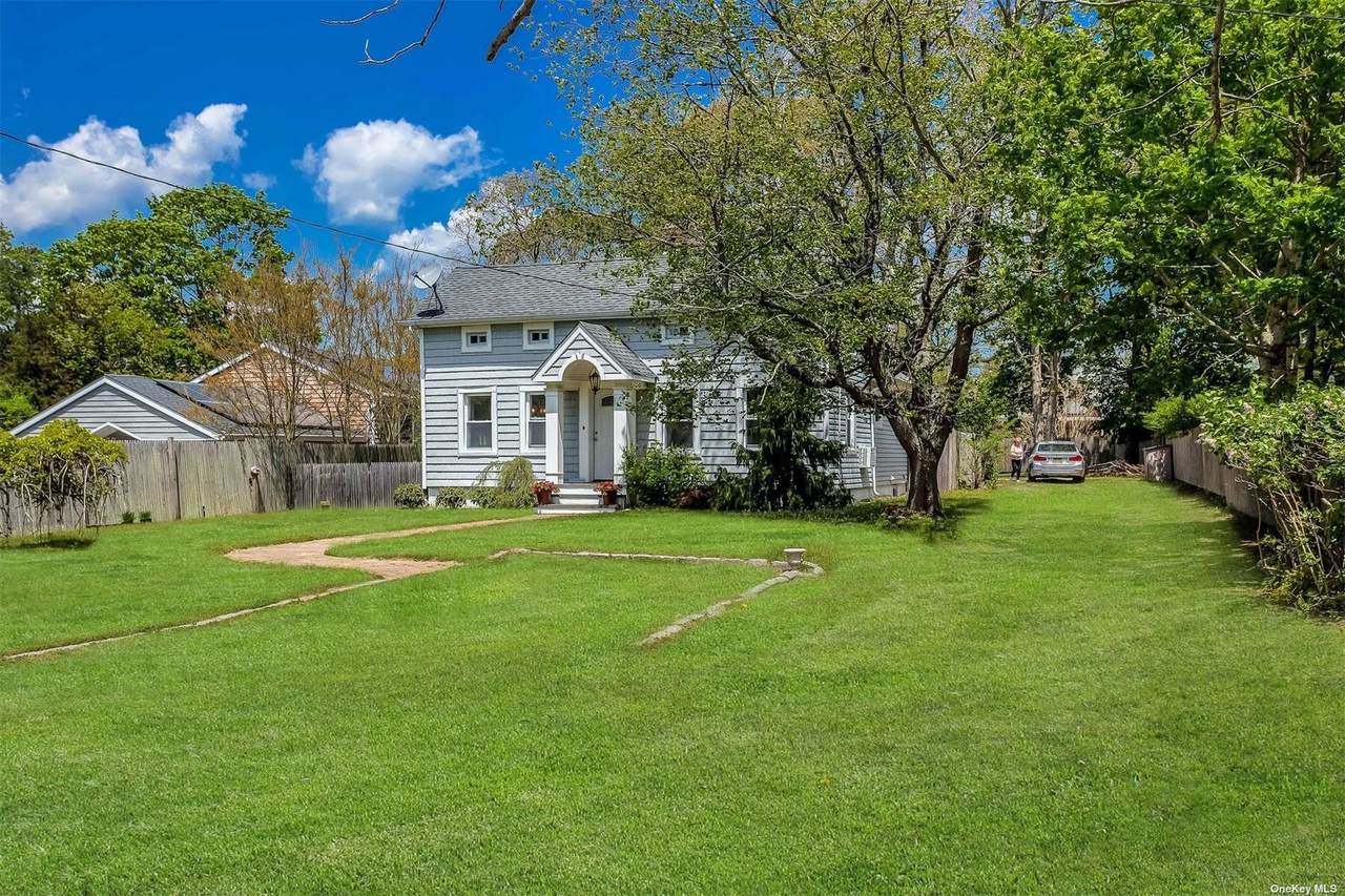 27 Shinnecock Road - Photo 1
