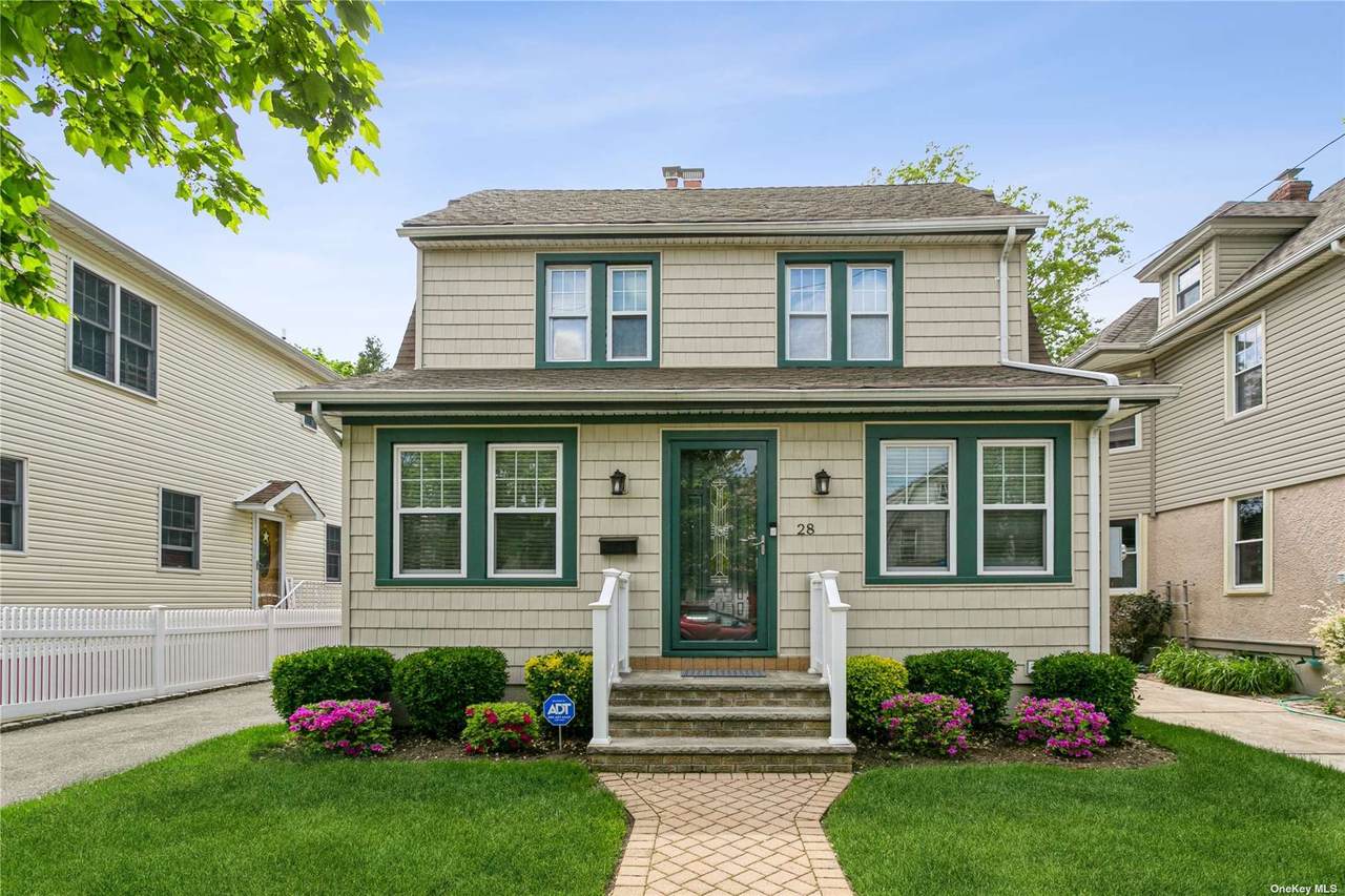 28 Vanderbilt Avenue - Photo 1