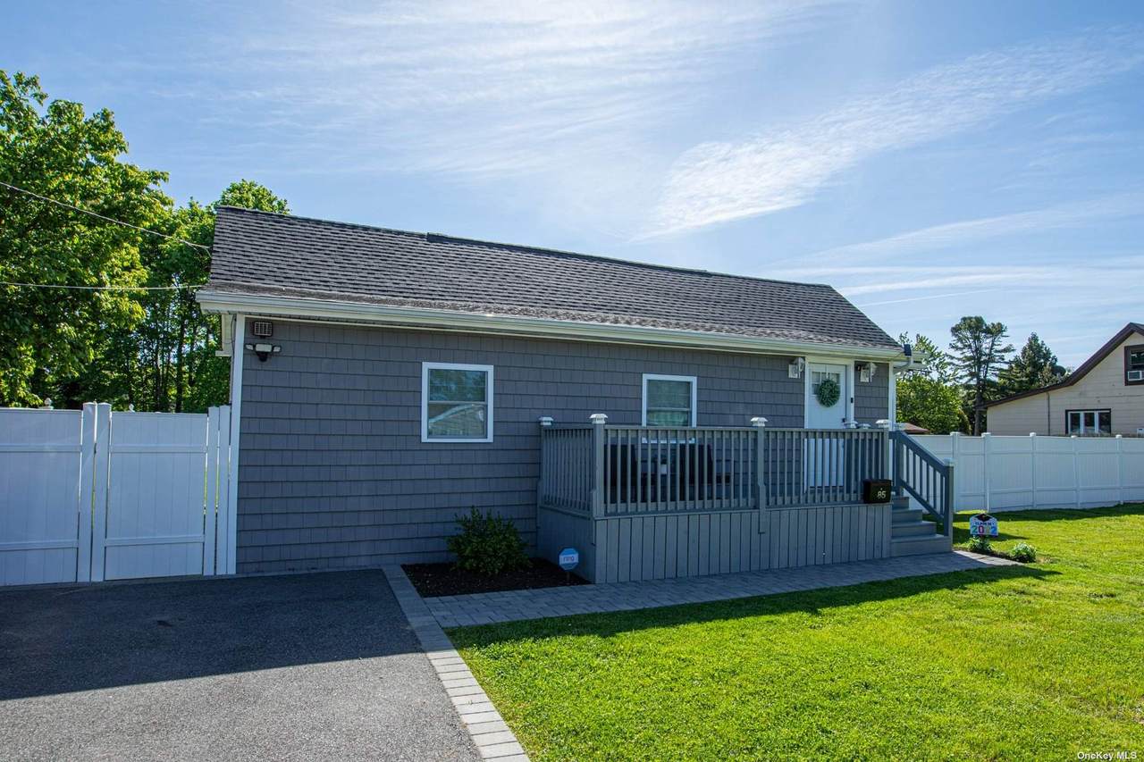 85 Commack Road - Photo 1