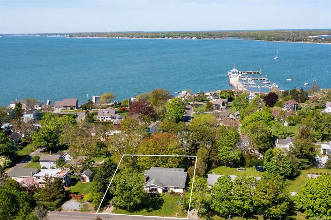 595 Navy Street - Photo 1