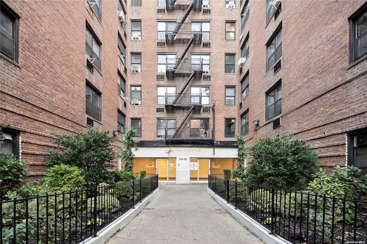 132-35 Sanford Avenue - Photo 1