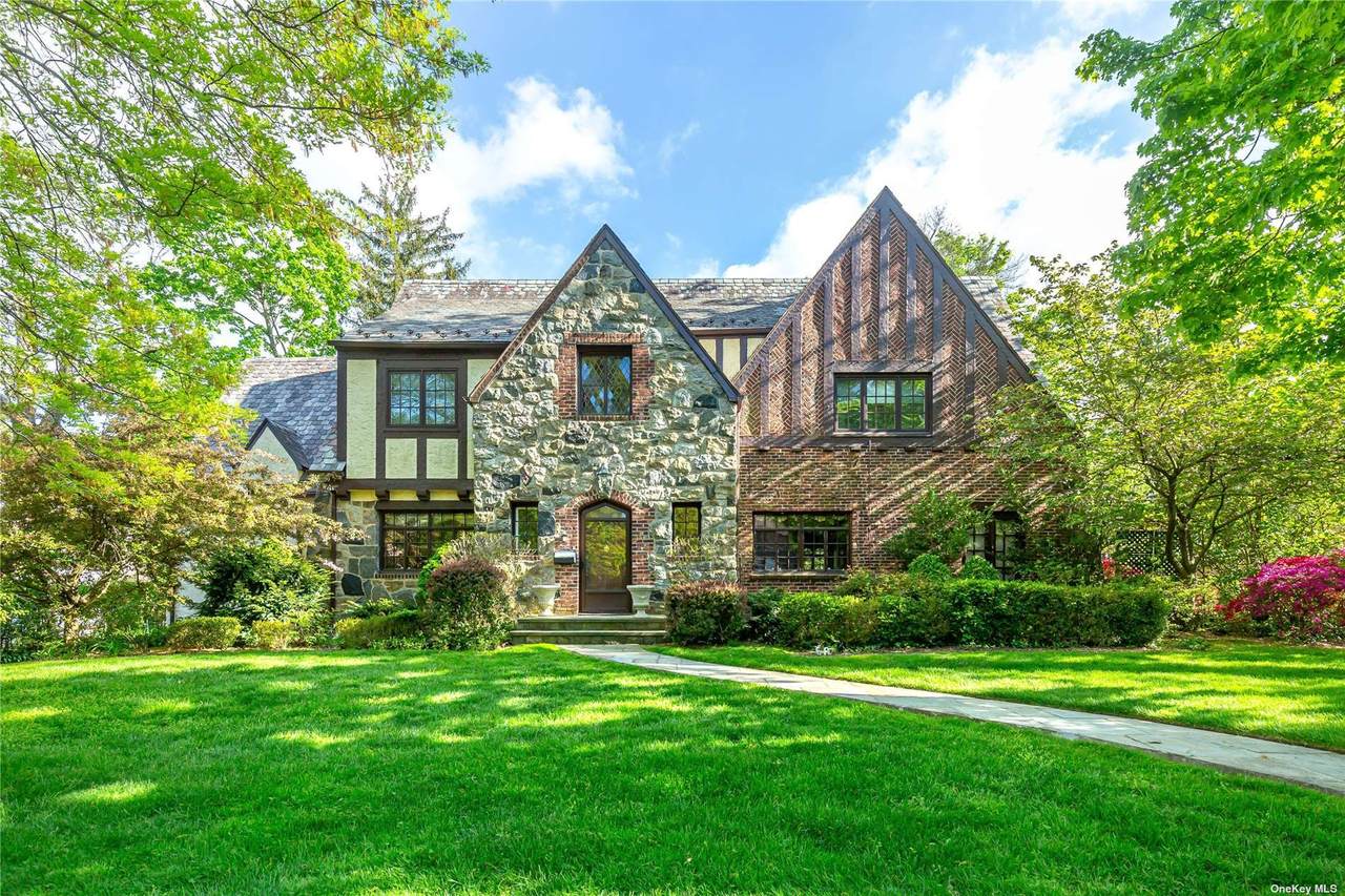 68 Beverly Road - Photo 1