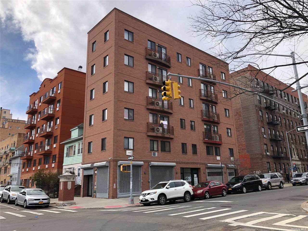 142-19 Cherry Avenue - Photo 1