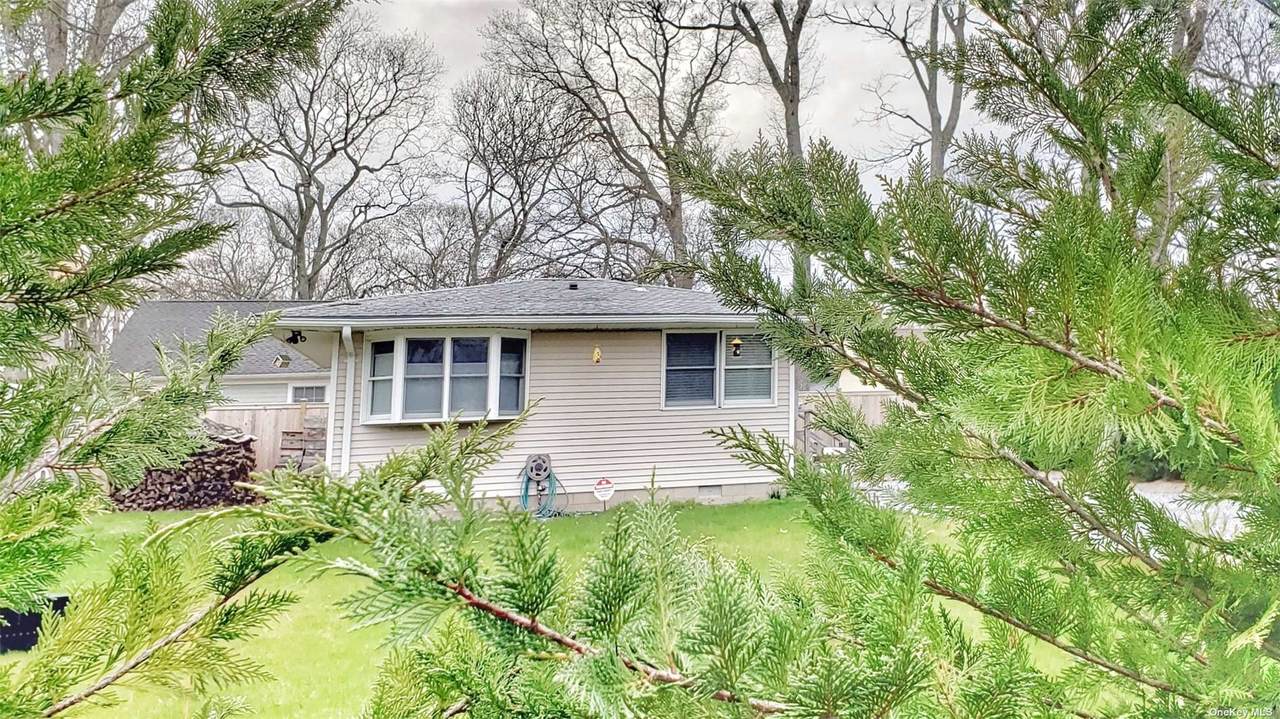 125 Royal Avenue - Photo 1