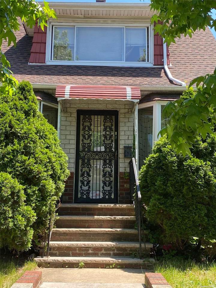100-19 195th Street - Photo 1