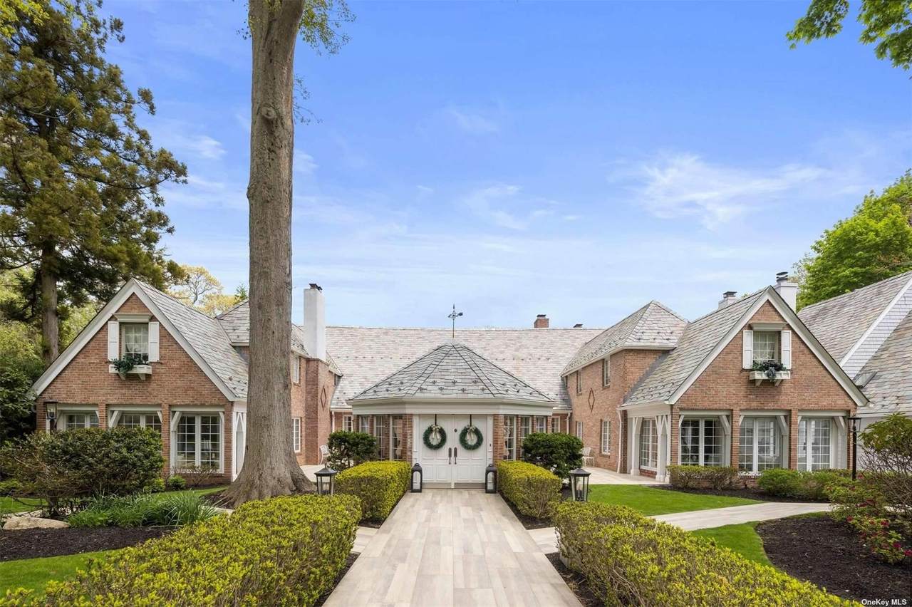 1 Swan Place - Photo 1