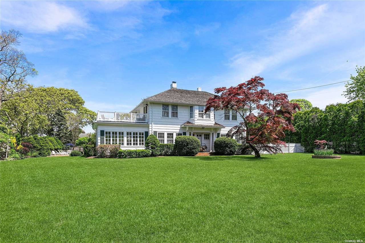 1 Bishop Avenue - Photo 1
