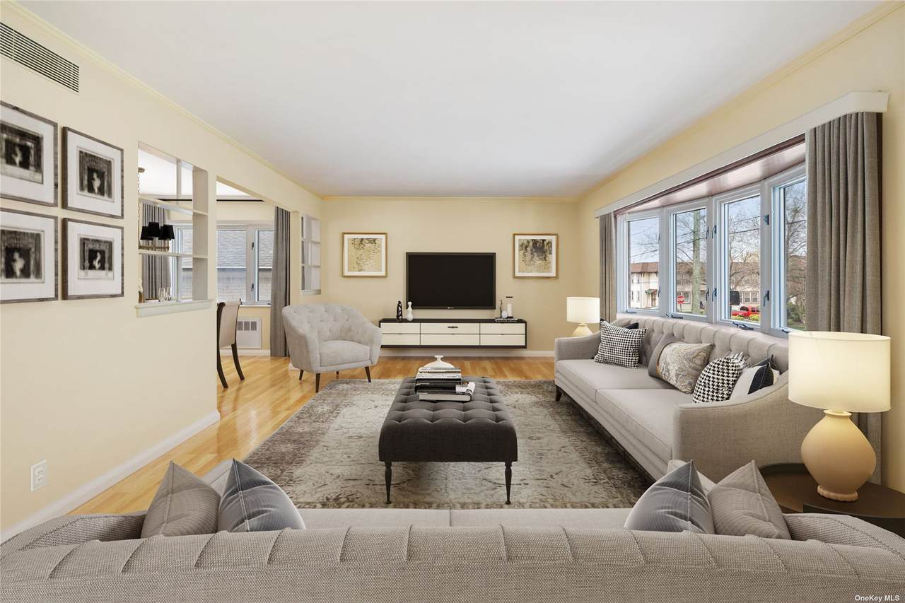 157-14 13th Avenue - Photo 1