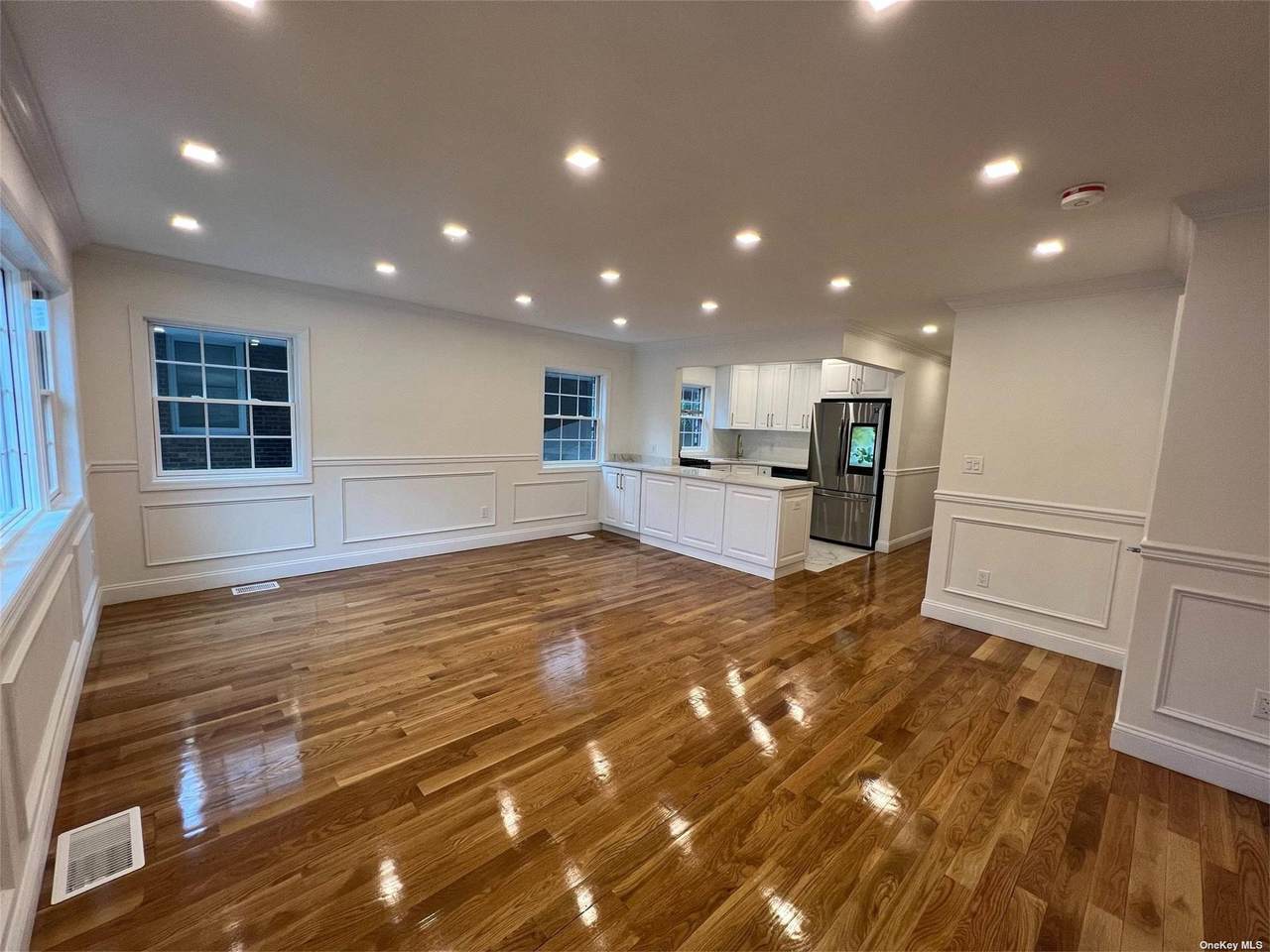 245-76 61 Avenue - Photo 1