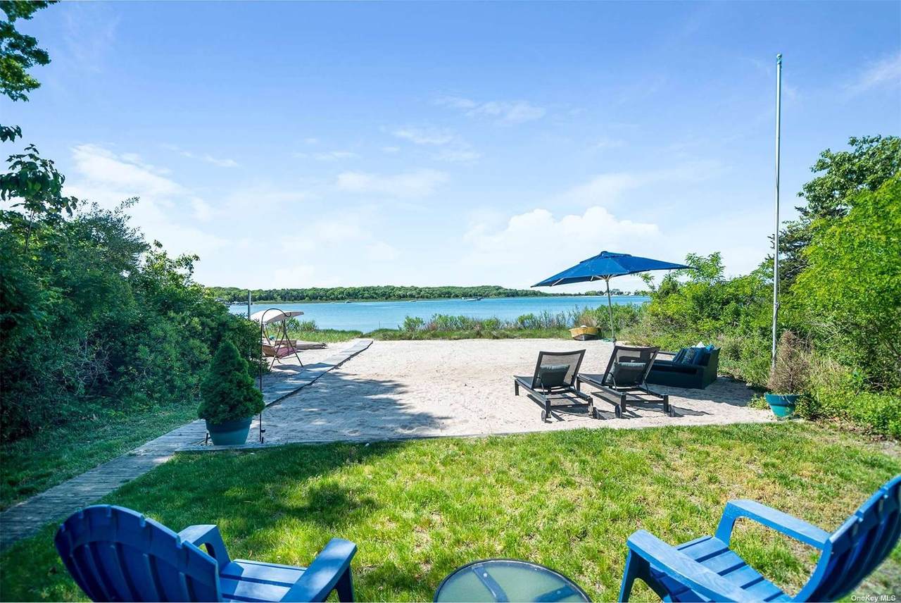 237 Noyack Road - Photo 1