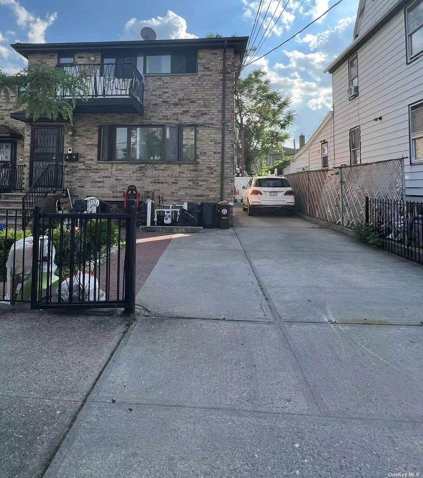 43-68 Smart Street - Photo 1
