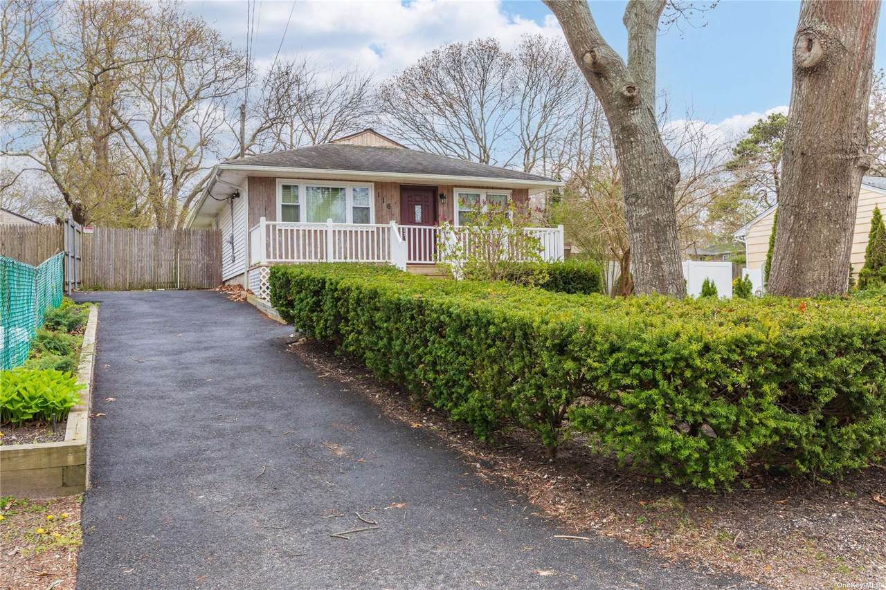 116 Coventry Avenue - Photo 1