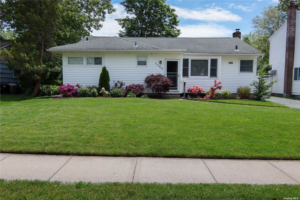 1460 Sylvia Lane - Photo 1