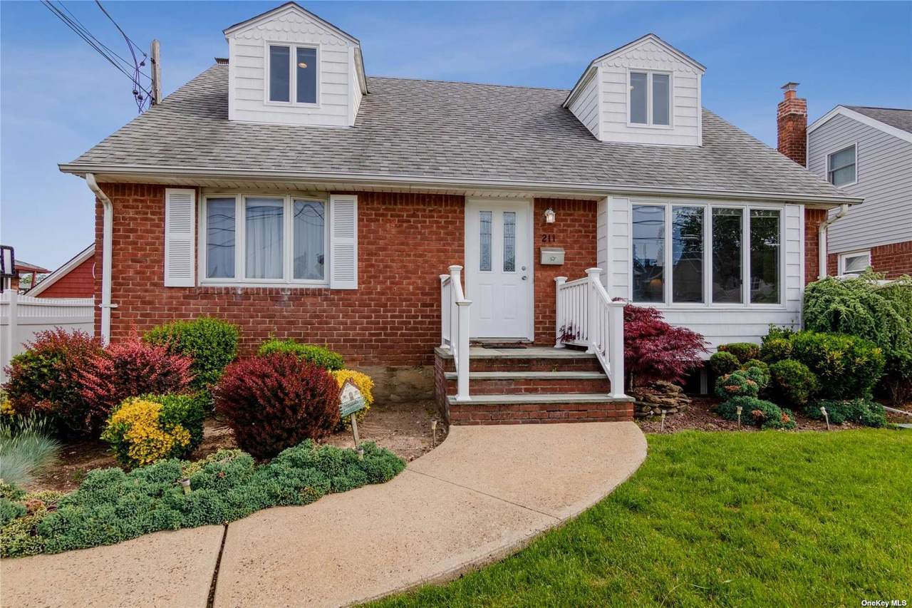 211 Manhattan Avenue - Photo 1