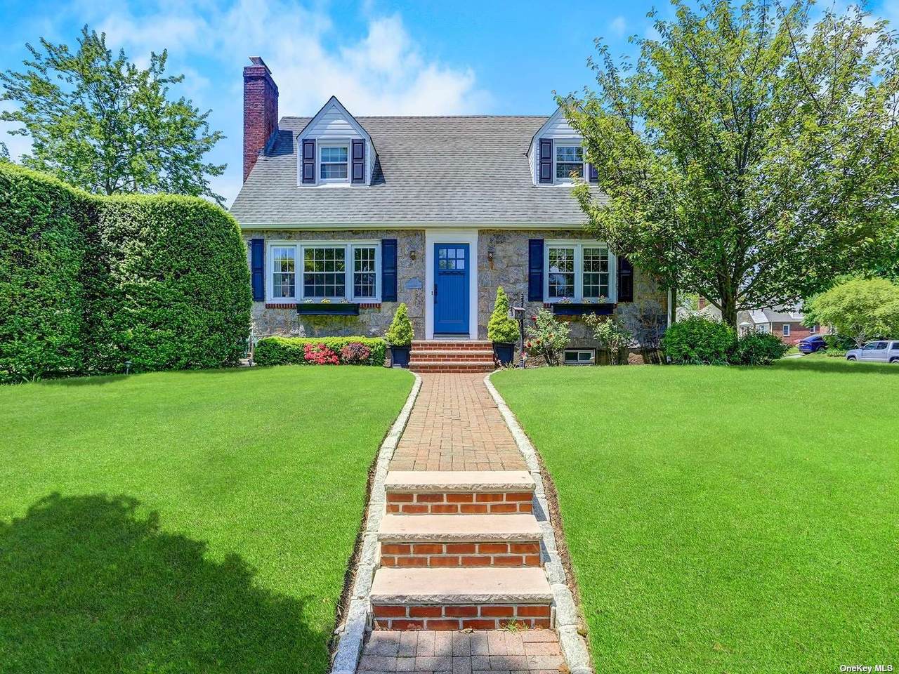 32 Edgemere Road - Photo 1