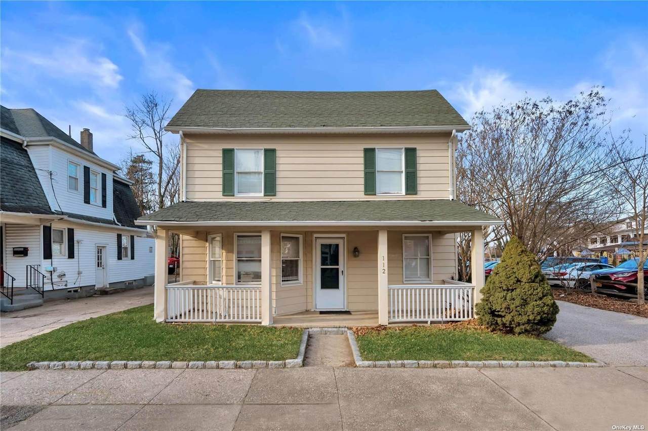 112 Maple Place - Photo 1