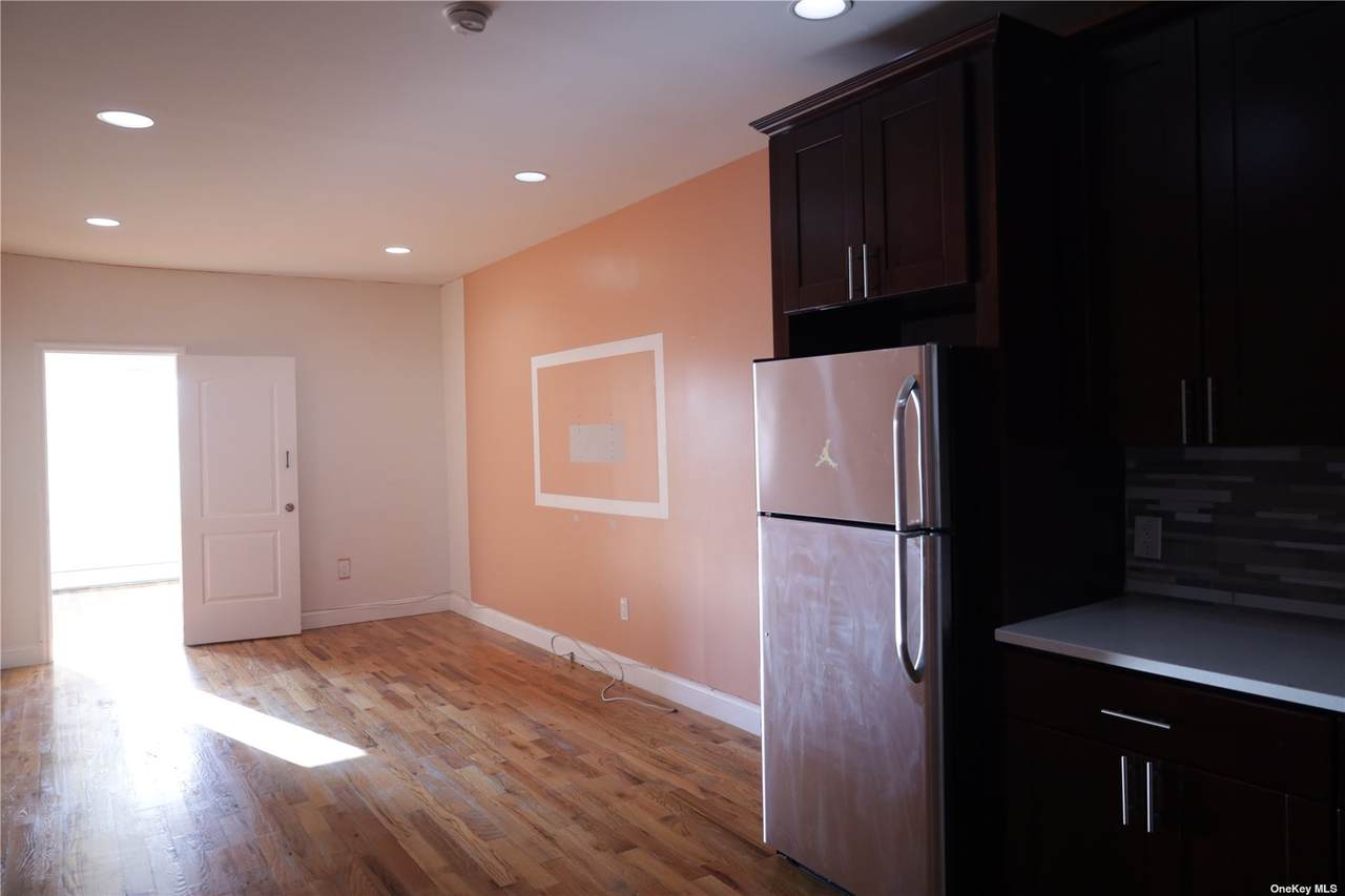 3126 Jerome Ave - Photo 1