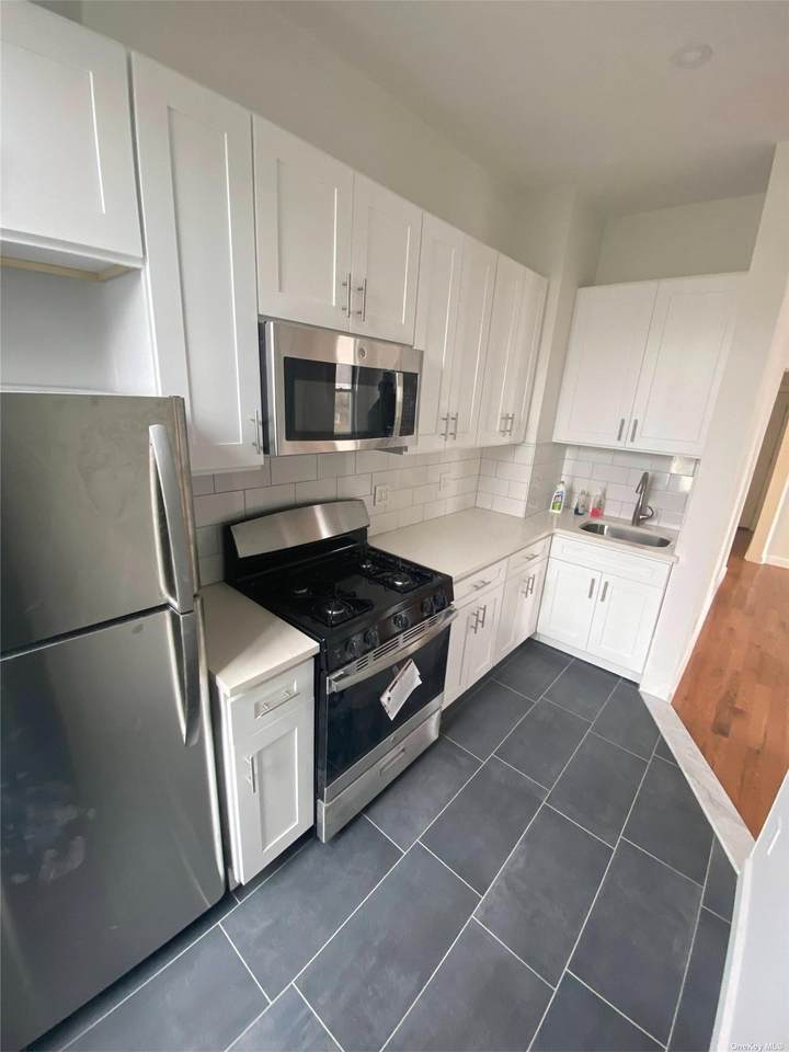 18-61 Harman Street - Photo 1