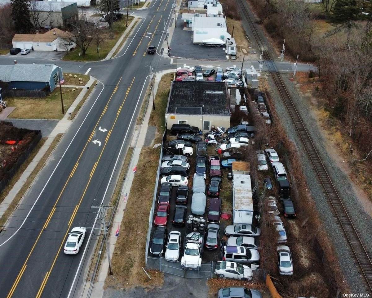 1520 Montauk Highway - Photo 1