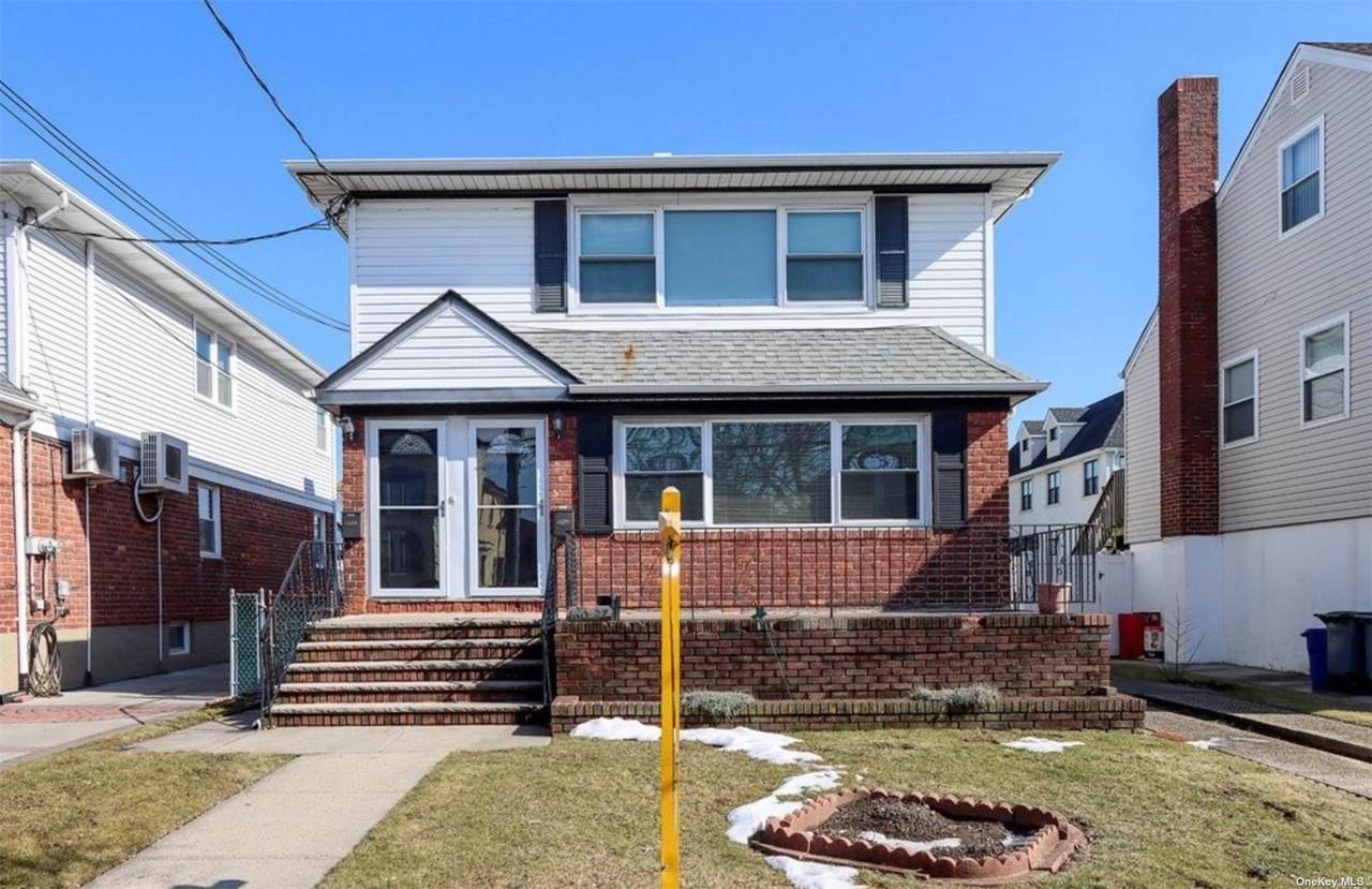 160-27 96th Street - Photo 1