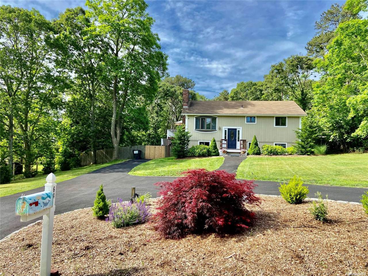 64 Tiana Road - Photo 1