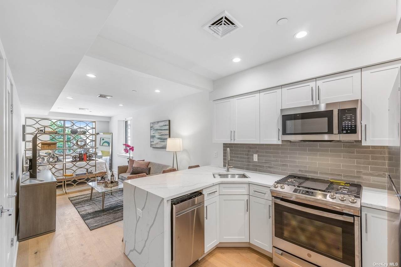 31-22 29th Street - Photo 1