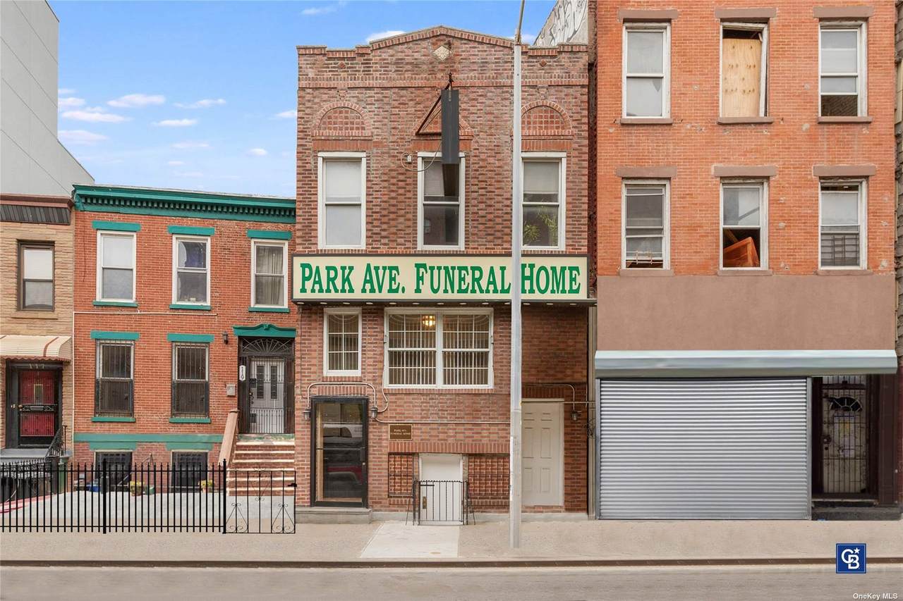 121 Park Avenue - Photo 1
