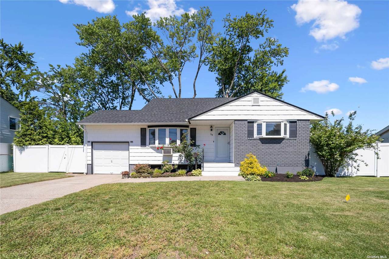 39 Pasadena Drive - Photo 1